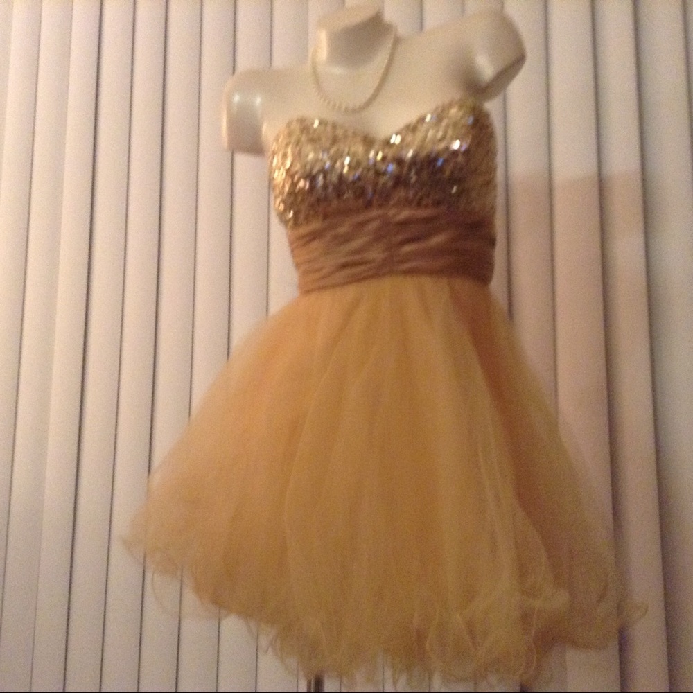 Dancing Queen Strapless Dress